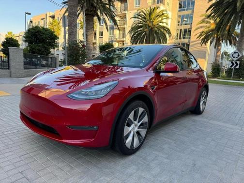 2023 Tesla Model Y Base