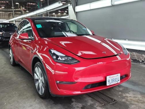 2023 Tesla Model Y Base