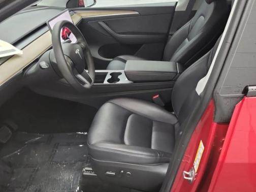 2023 Tesla Model Y Base