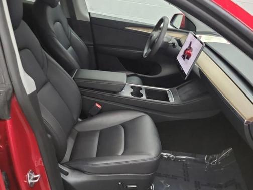 2023 Tesla Model Y Base