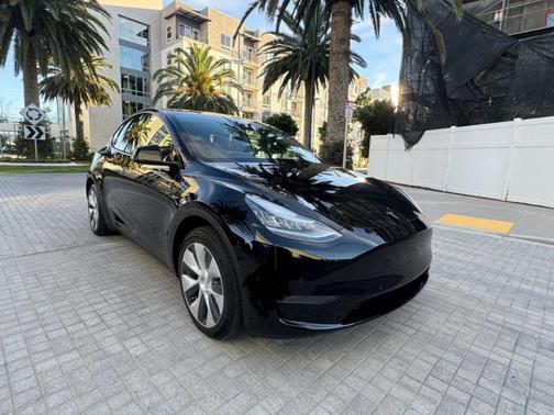 2022 Tesla Model Y Long Range