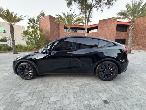 2024 Tesla Model Y Performance