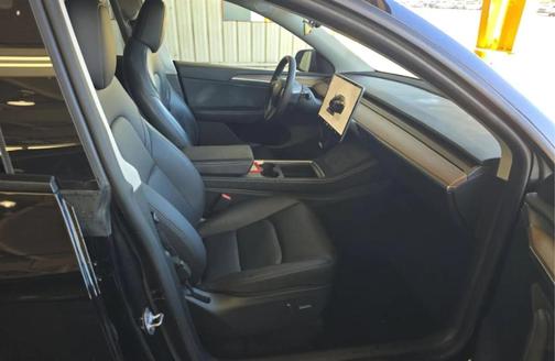 2024 Tesla Model Y Performance