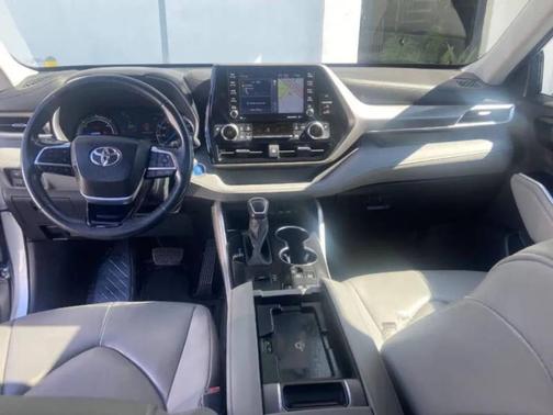 2020 Toyota Highlander Hybrid XLE