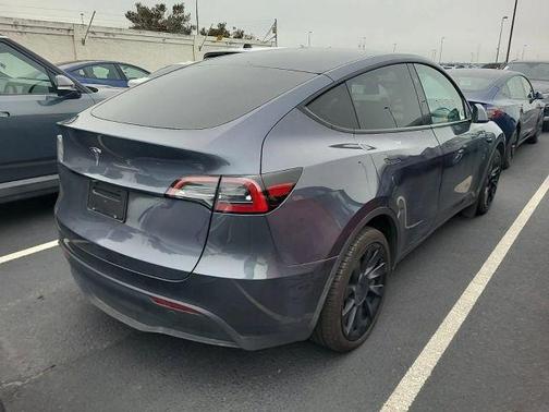 2023 Tesla Model Y Base