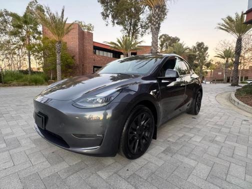 2023 Tesla Model Y Base