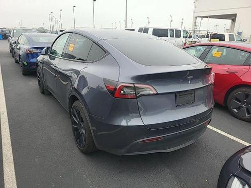 2023 Tesla Model Y Base