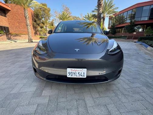 2024 Tesla Model Y Long Range