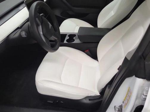 2022 Tesla Model 3 Base