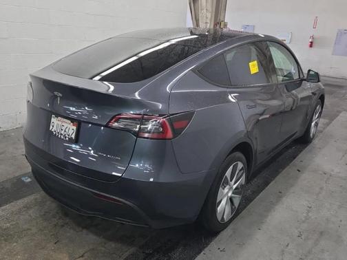 Midnight Silver Metallic 2023 Tesla Model Y Long Range