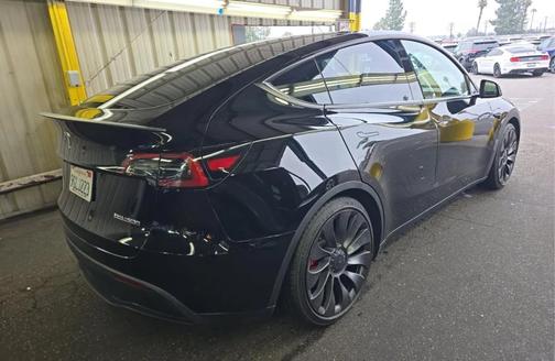 Black 2023 Tesla Model Y Performance