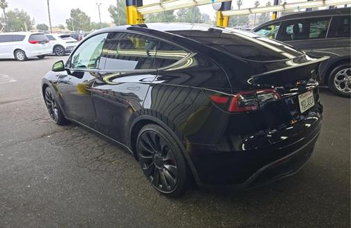 Black 2023 Tesla Model Y Performance