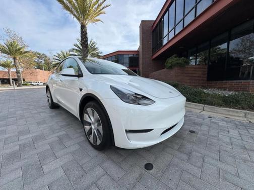 2024 Tesla Model Y Long Range