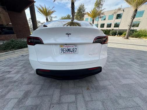 2024 Tesla Model Y Long Range