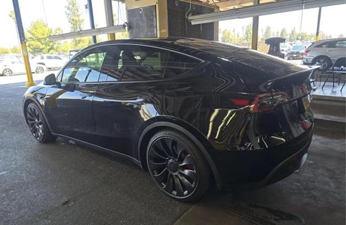 Black 2023 Tesla Model Y Performance