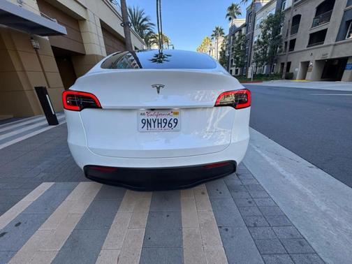 2024 Tesla Model Y Long Range
