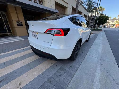 2024 Tesla Model Y Long Range