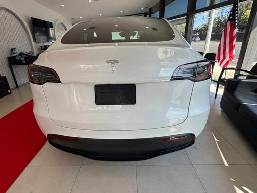 Pearl White Multi 2024 Tesla Model Y Long Range