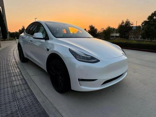 2023 Tesla Model Y Long Range
