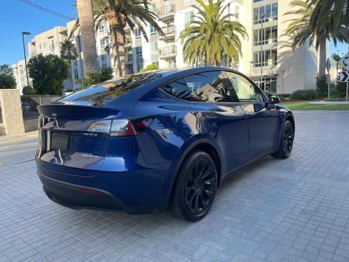 Deep Blue Metallic 2023 Tesla Model Y Base
