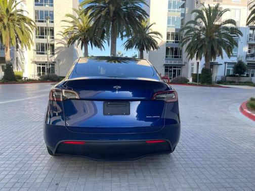 Deep Blue Metallic 2023 Tesla Model Y Base