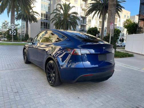 Deep Blue Metallic 2023 Tesla Model Y Base