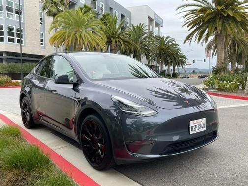 Gray 2023 Tesla Model Y Long Range