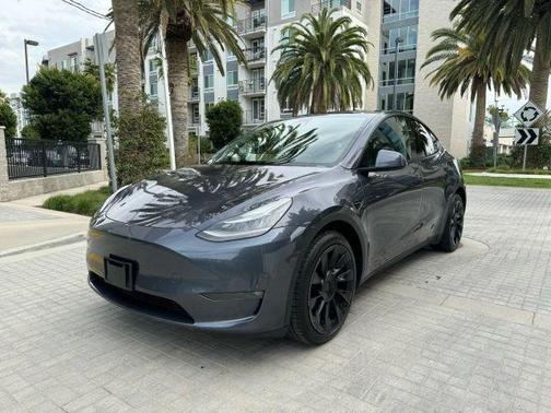 2023 Tesla Model Y Long Range