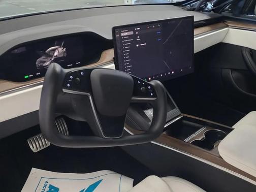 2022 Tesla Model S Base