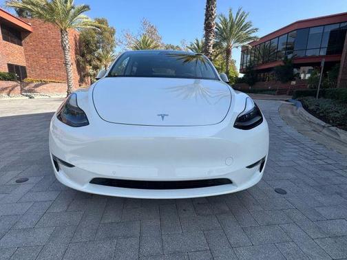 2022 Tesla Model Y Long Range