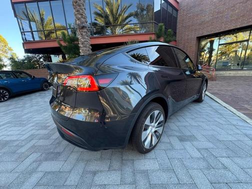 Stealth Gray 2024 Tesla Model Y Long Range