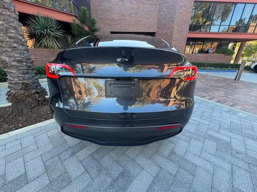 Stealth Gray 2024 Tesla Model Y Long Range