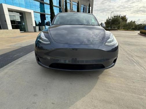 Gray 2023 Tesla Model Y Long Range