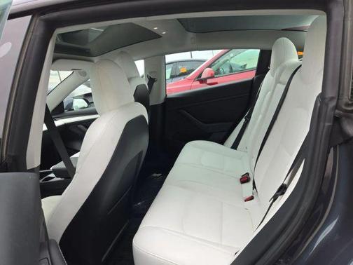 2022 Tesla Model 3 Base