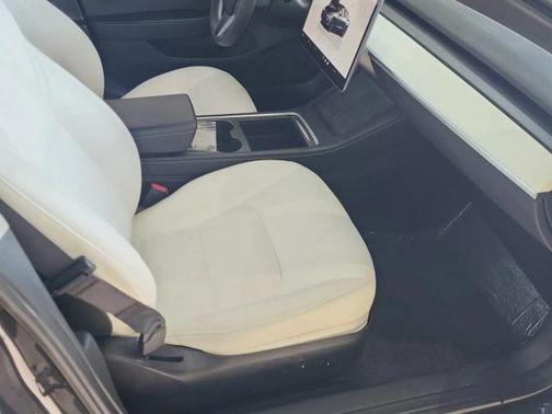 2022 Tesla Model 3 Base