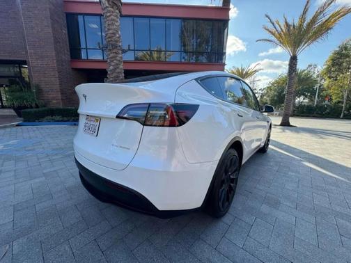 Pearl White Multi 2023 Tesla Model Y Long Range