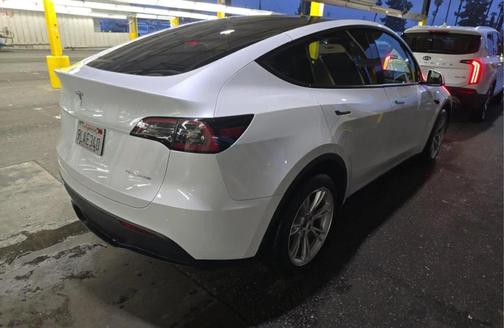 2024 Tesla Model Y Long Range