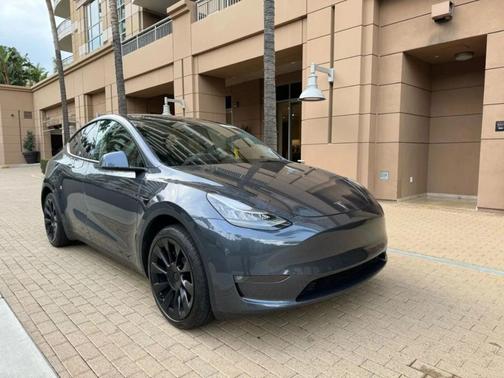 Gray 2023 Tesla Model Y Long Range