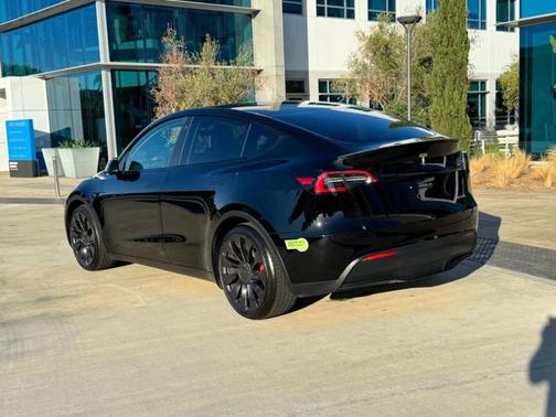 Black 2023 Tesla Model Y Performance