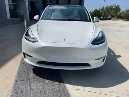 2022 Tesla Model Y Long Range