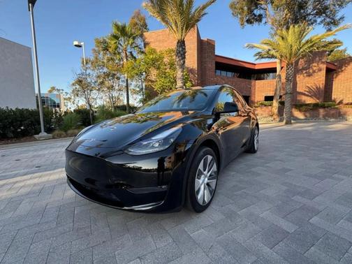 Black 2023 Tesla Model Y Long Range