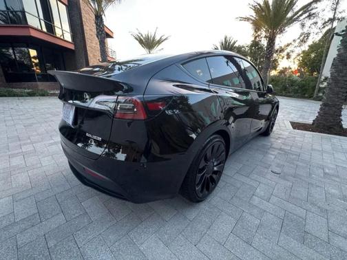 2023 Tesla Model Y Performance