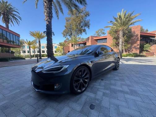 2020 Tesla Model S Long Range Plus