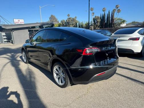Black 2024 Tesla Model Y Long Range