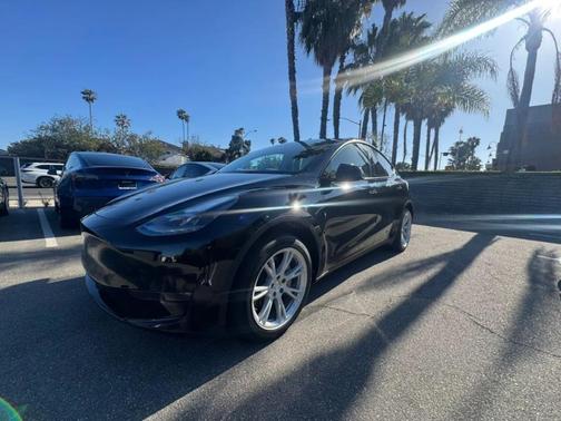 Black 2024 Tesla Model Y Long Range