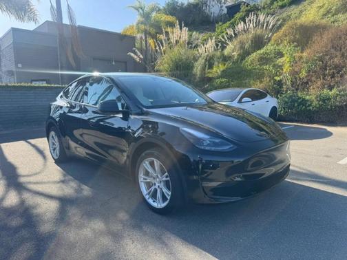 Black 2024 Tesla Model Y Long Range