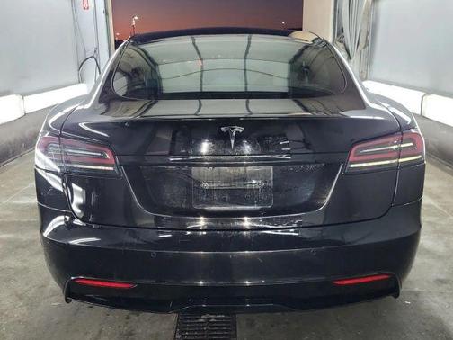 2022 Tesla Model S Base
