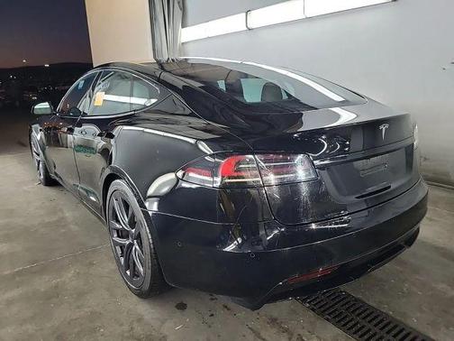 2022 Tesla Model S Base