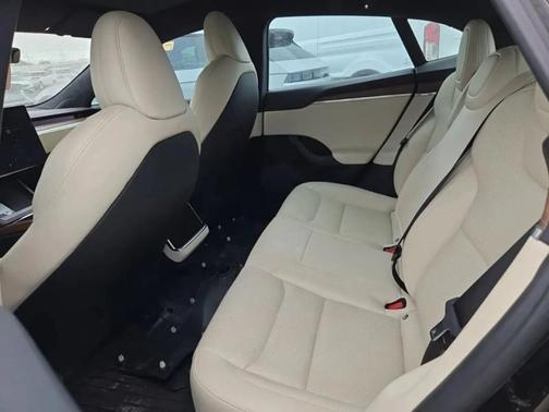 2022 Tesla Model S Base