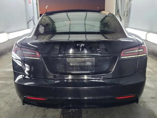2022 Tesla Model S Base